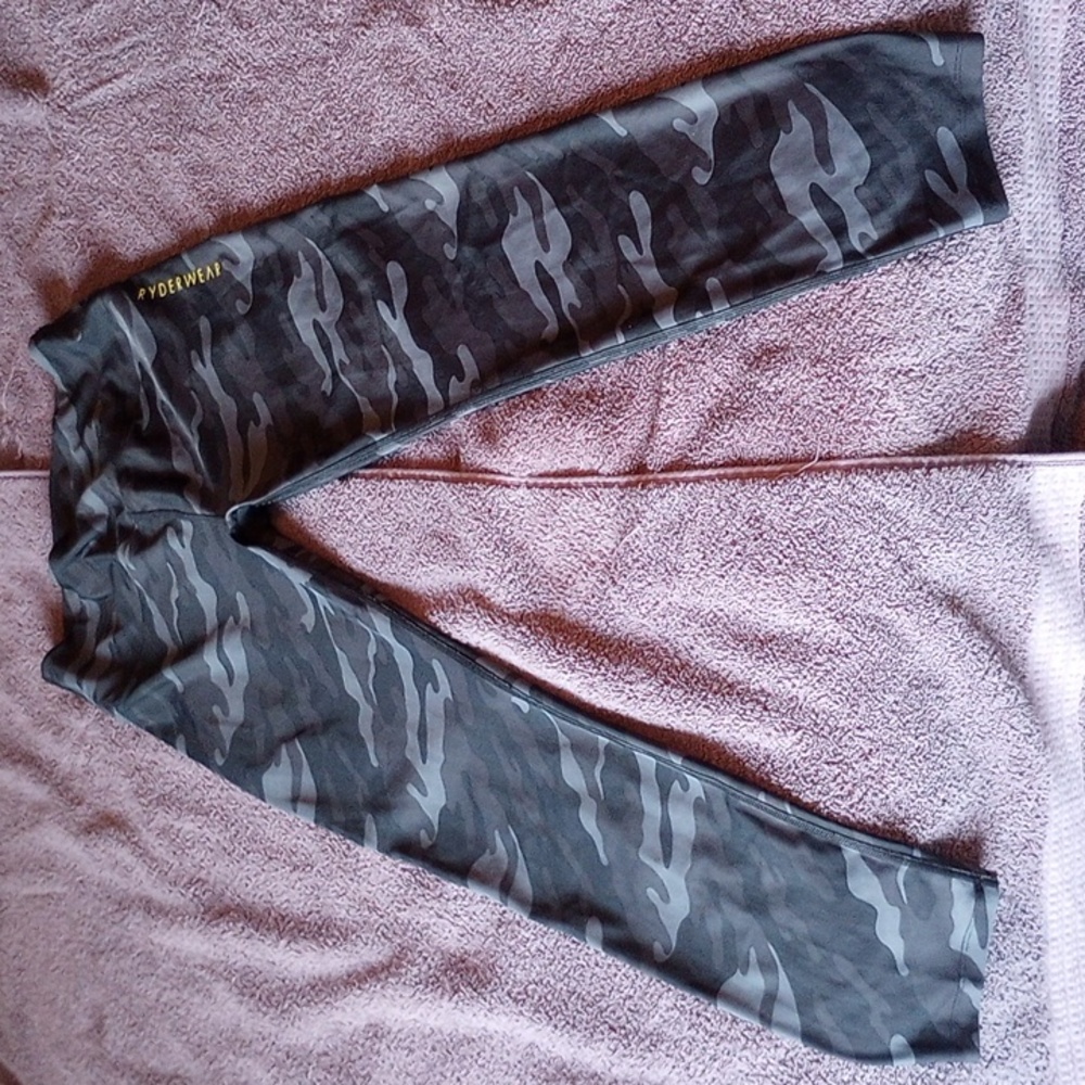 Ryderwear Scrunch Leggings